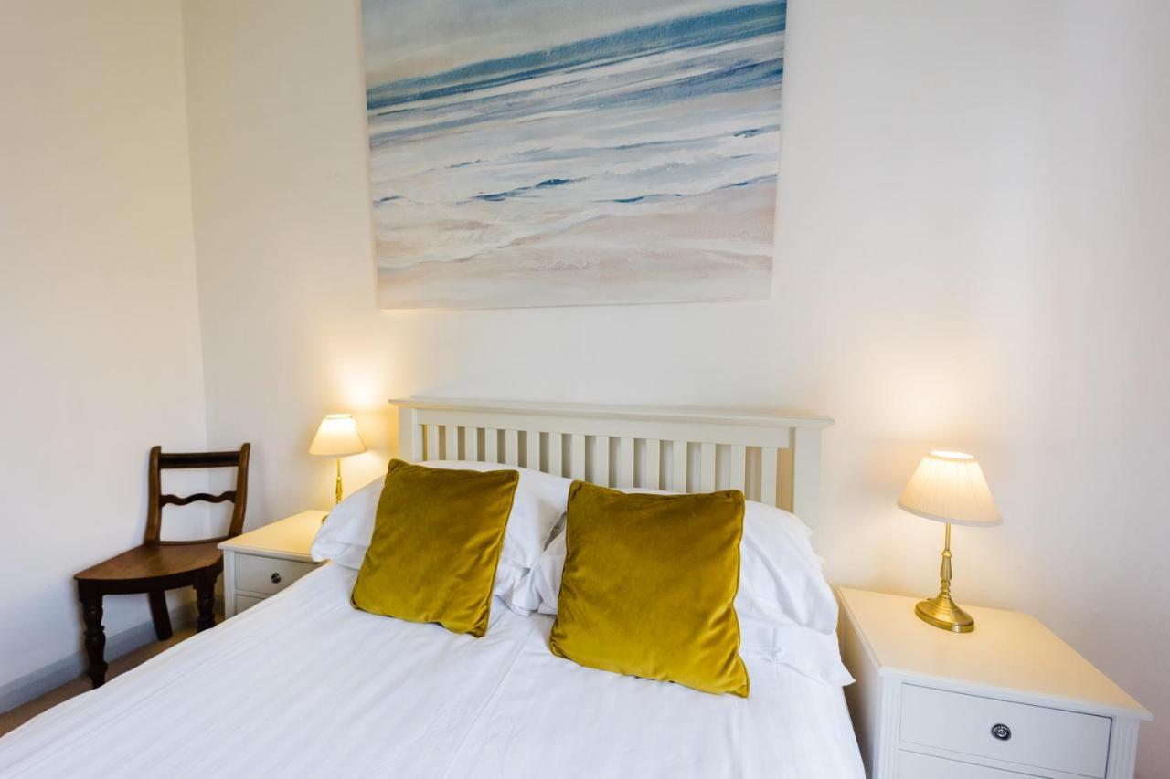 May Tree Cottage Manorbier 5 Mins From The Beach Sleeps 4 Eksteriør bilde